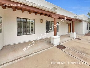 1005 W Los Altos Rd in Tucson, AZ - Building Photo - Building Photo