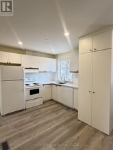 61 Parkside Dr in Newmarket, ON - Building Photo - Building Photo