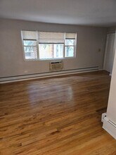 1714 W Touhy Ave in Chicago, IL - Building Photo - Building Photo