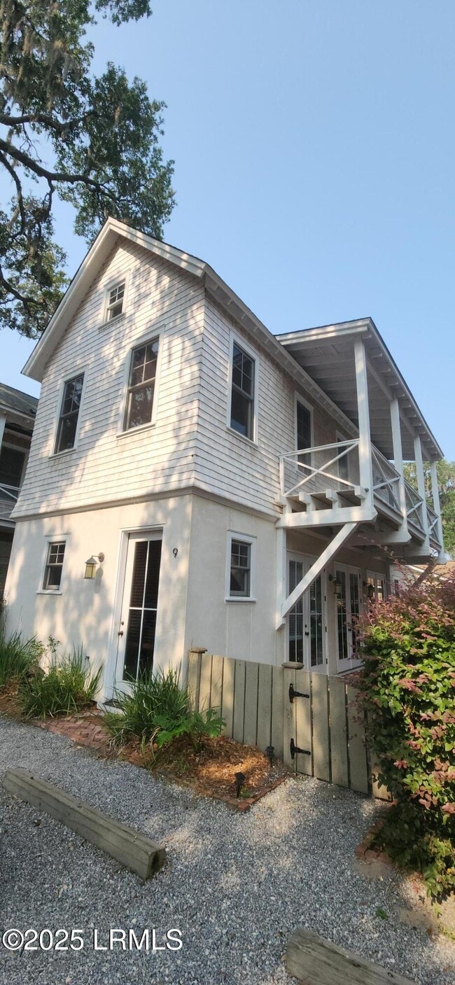 property at 905 16th St