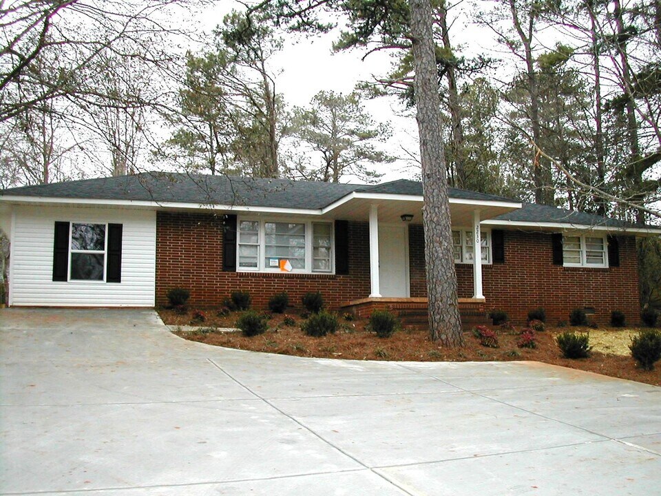 2230 S Milledge Ave in Athens, GA - Building Photo