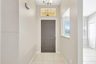 665 NE Horizon Ln in Port St. Lucie, FL - Building Photo - Building Photo