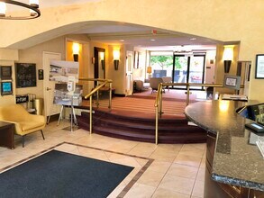 950 25th St NW, Unit N717 in Washington, DC - Foto de edificio - Building Photo