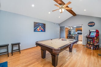 8057 Mason Ln, Unit SI ID1285020P in Woodridge, IL - Foto de edificio - Building Photo