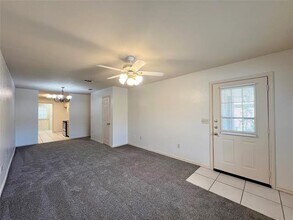 1004 Lynn St in Weatherford, TX - Building Photo - Building Photo