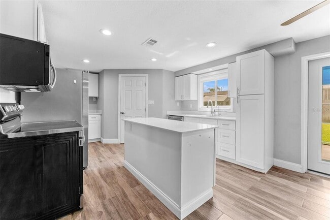 1415 Coppertree Dr in Tarpon Springs, FL - Building Photo - Building Photo