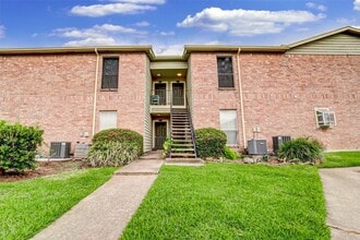 18800 Egret Bay Blvd in Houston, TX - Foto de edificio - Building Photo