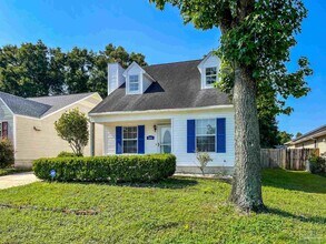 7045 Weatherwood Dr in Pensacola, FL - Building Photo - Building Photo