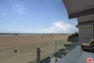 3806 Ocean Front Walk in Marina Del Rey, CA - Building Photo - Building Photo