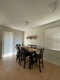 212 Las Brisas Cir in Weston, FL - Building Photo - Building Photo