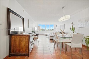 1170 NE 191st St in Miami, FL - Building Photo