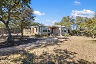 1610 Pace Bend Rd N in Spicewood, TX - Building Photo - Building Photo