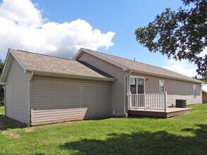1002 Bakers Ridge Rd in Morgantown, WV - Building Photo - Building Photo