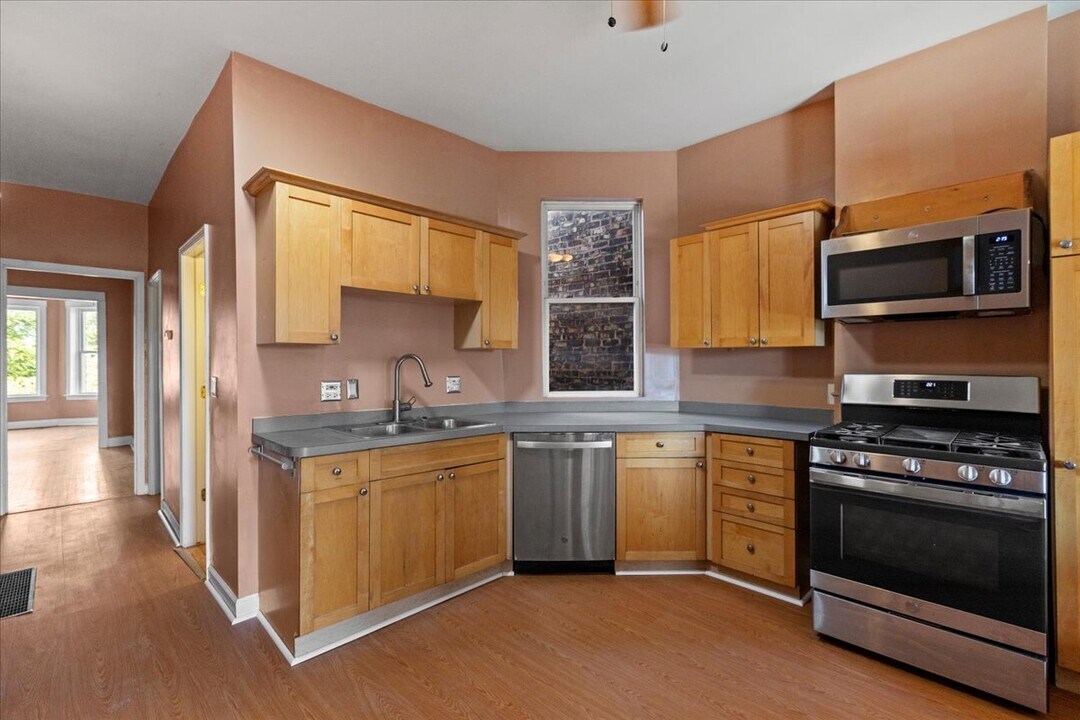 3145 W Augusta Blvd, Unit 2 in Chicago, IL - Building Photo
