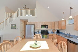 4 Bryn Mawr Way in Newbury, MA - Building Photo - Building Photo