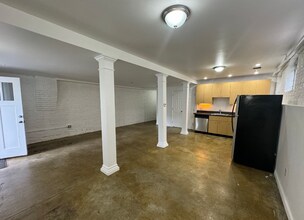 74 Frankfort St, Unit B in Boston, MA - Building Photo - Building Photo