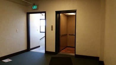 The Elk Apartments in Klamath Falls, OR - Building Photo - Interior Photo