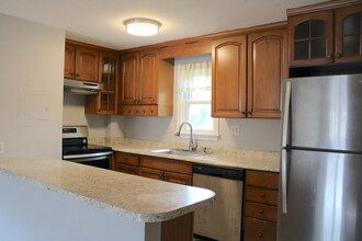 31 Arlington Rd, Unit 5 in Woburn, MA - Building Photo - Building Photo