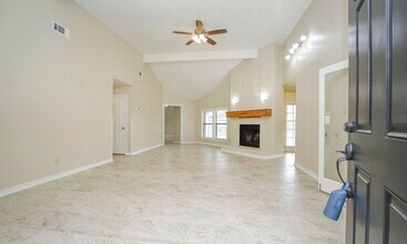 19518 Gladewater Dr in Tomball, TX - Building Photo - Building Photo