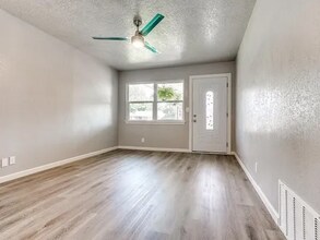 1207 Columbia Ct in Norman, OK - Foto de edificio - Building Photo