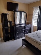 31XX W 72nd St in Hialeah, FL - Building Photo - Building Photo