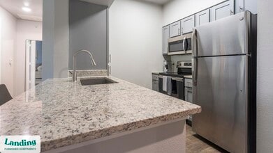 11139 Culebra Rd, Unit 5209 in San Antonio, TX - Building Photo - Building Photo