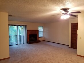 462 Newport Dr in Orange Park, FL - Building Photo - Building Photo
