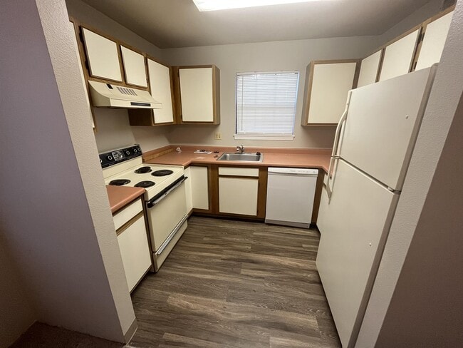 380 S Estes St in Lakewood, CO - Building Photo - Building Photo