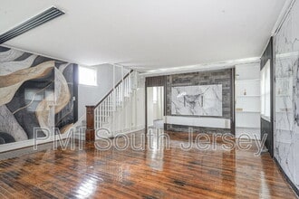 121 Oak St in Woodbury, NJ - Building Photo - Building Photo