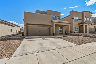 649 La Entrada Cir in Santa Teresa, NM - Building Photo - Building Photo