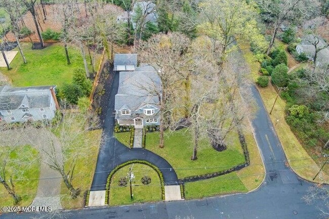 40 Circle Dr in Rumson, NJ - Building Photo - Building Photo