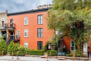 4077 Saint-Antoine Rue O in Montréal, QC - Building Photo