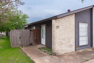 2204 Wheeler Ave in Killeen, TX - Building Photo