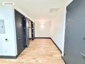 10 Montieth St in Brooklyn, NY - Foto de edificio - Building Photo