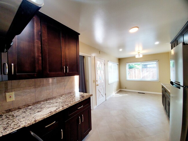 68 Central Ave in Redwood City, CA - Building Photo - Building Photo