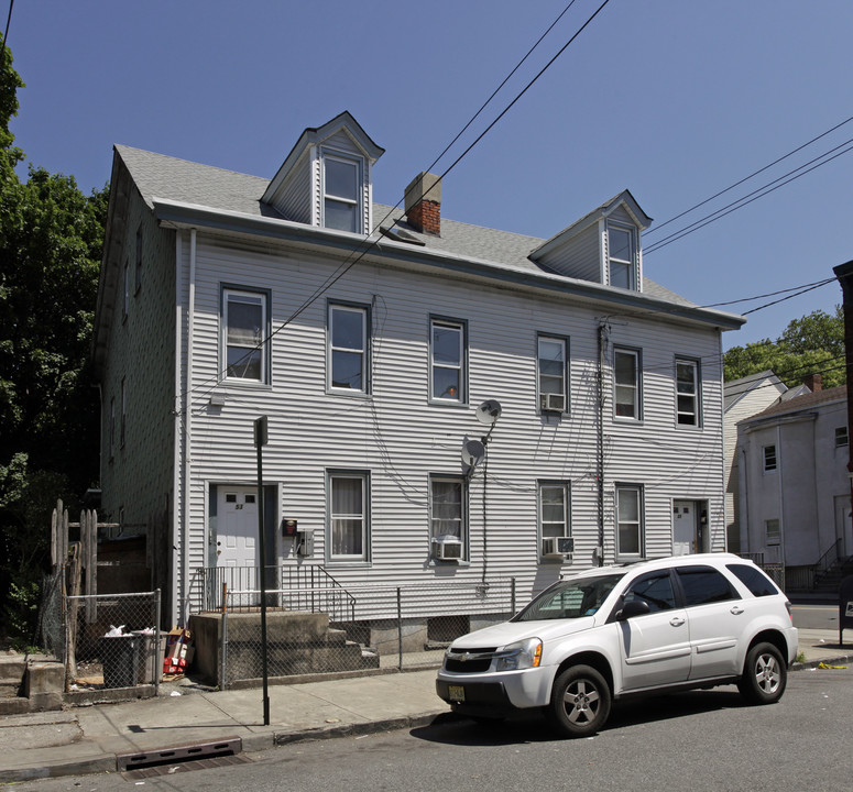 53-55 Oak St in Paterson, NJ - Building Photo