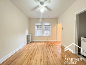 2825 N Burling St, Unit 202 in Chicago, IL - Foto de edificio - Building Photo