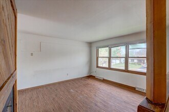 1329-1331 S Thompson Dr in Madison, WI - Building Photo - Building Photo