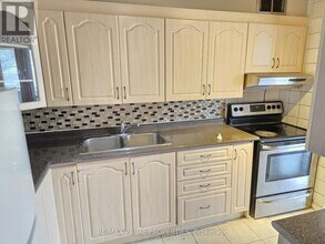 10 Sunrise Ave in Toronto, ON - Building Photo - Building Photo