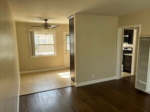 5057 Cahuenga Blvd, Unit 5059.5 Cahuenga Blvd in North Hollywood, CA - Building Photo - Building Photo