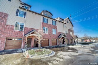 3426 Primary St in Auburn Hills, MI - Foto de edificio - Building Photo