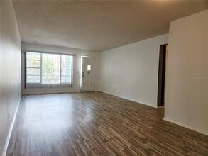 2456 Ecuadorian Way in Clearwater, FL - Building Photo - Building Photo