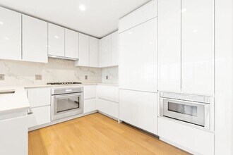 135 Seaport Blvd in Boston, MA - Building Photo - Building Photo