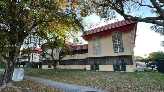 property at 10903 N Kendall Dr