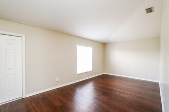 313 SE 26th Terrace in Cape Coral, FL - Building Photo - Building Photo