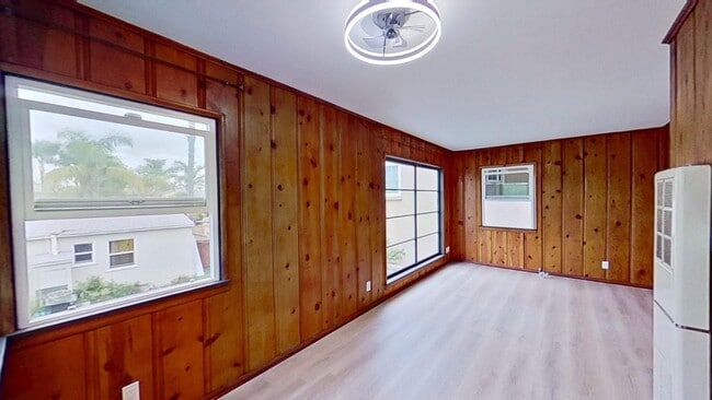 212 1st St in Huntington Beach, CA - Building Photo - Building Photo