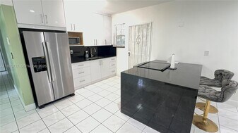 110 NW 198th St in Miami, FL - Building Photo