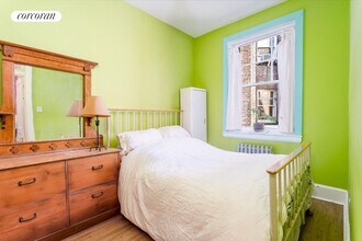 27 Commerce St in New York, NY - Foto de edificio - Building Photo