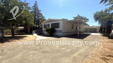 19201 Danbury Ave in Hesperia, CA - Building Photo - Building Photo