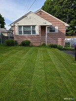 44 Vernon St in Stratford, CT - Building Photo